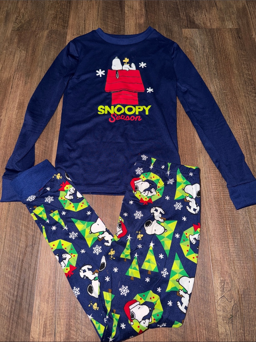 Peanuts Snoopy Pajama Set Christmas/Winter size 8/10 EUC